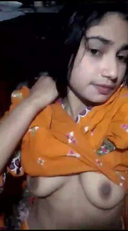cute Desi girl selfie nude boobs showing MMS
