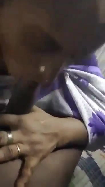 saree moved boobs show of mature bhabhi viral MMS 1