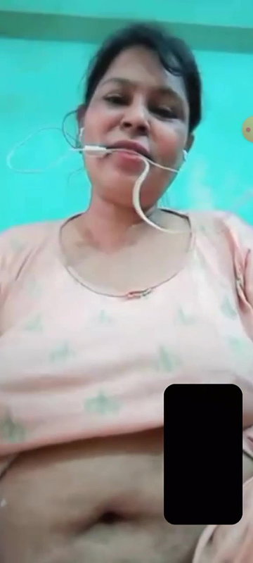 horny MILF aunty sex chat nude video call recorded