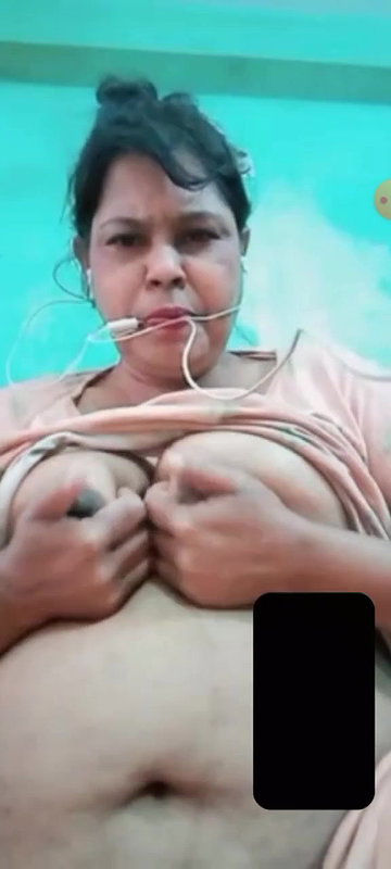 horny MILF aunty sex chat nude video call recorded