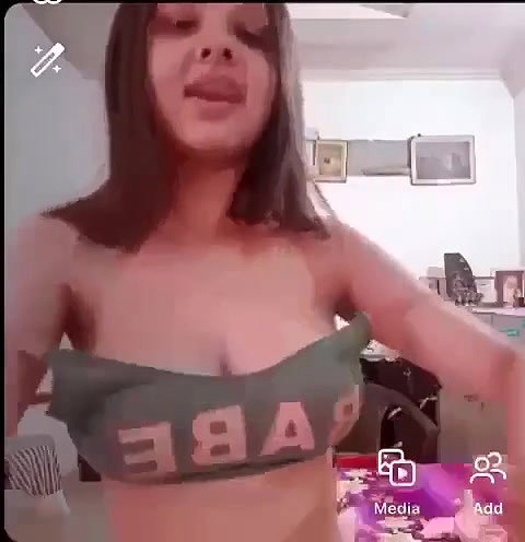 virgin maal MMS xxx showing big round boobs