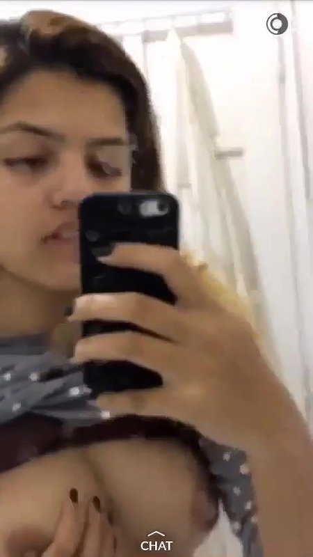 Indian beauty licking fingers and viral boobs show