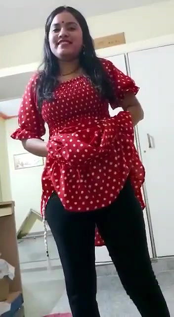 sexy GF nude bath captured by lover viral MMS