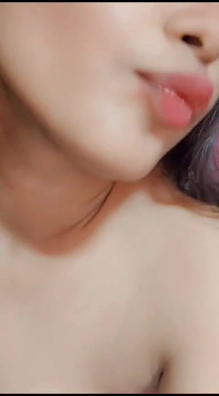 girlfriend in red bra boobs show viral topless