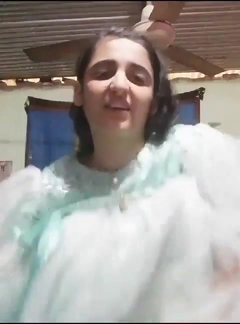 cute Paki girlfriend topless Pakistani porn videos