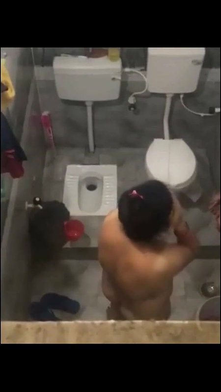 hot aunty pissing and nude bath viral hidden cam