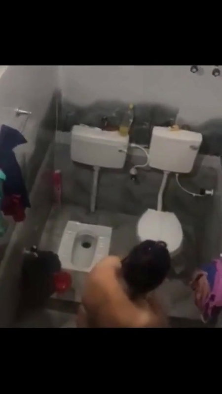 hot aunty pissing and nude bath viral hidden cam