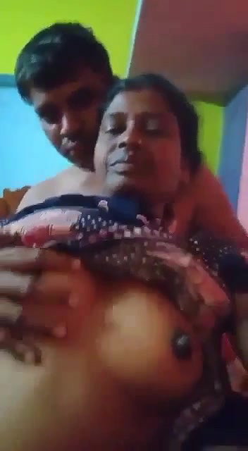 housewife boob press viral Indian couple MMS