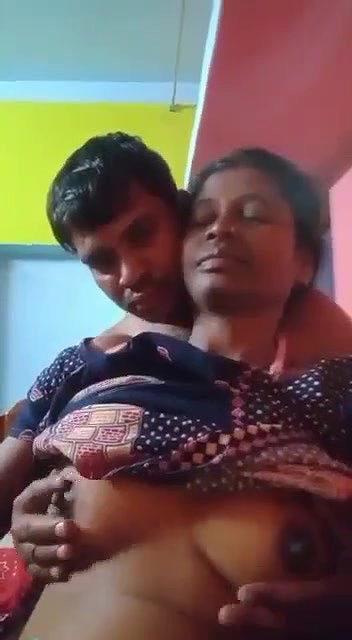 housewife boob press viral Indian couple MMS