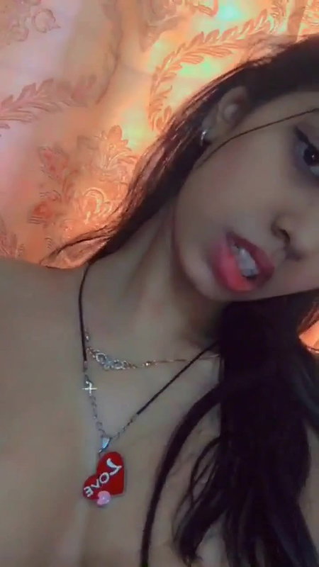 Indian cutie boobs show selfie viral MMS leaked