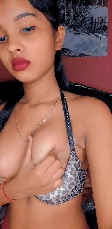 Nidhi, Insta Model & Influencer Showing Boobs ~ with Face