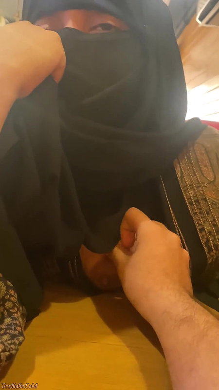 Pakistani Girl Sucking Boyfriend Dick In Restaurant Taking Cum In Mouth 1212