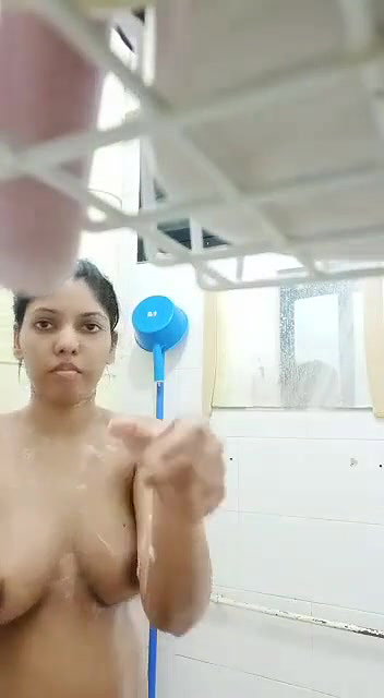 bubbly mallu girl nude bath with hand shower