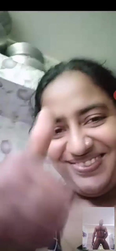 married bhabhi boobs show on video call to lover