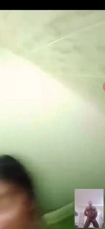married bhabhi boobs show on video call to lover