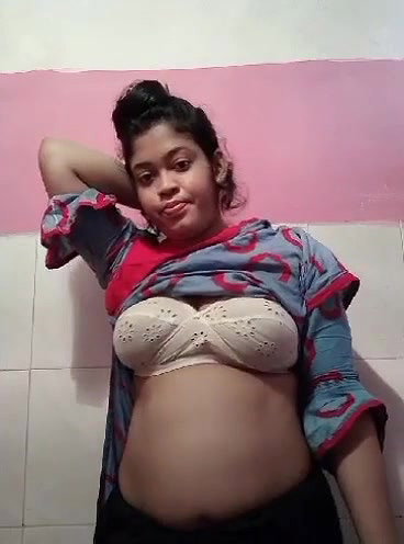 GF showing black pussy and boobs sex MMS