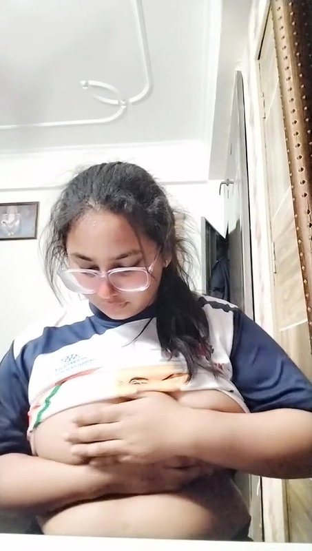 chubby girl big boobs play in topless video making