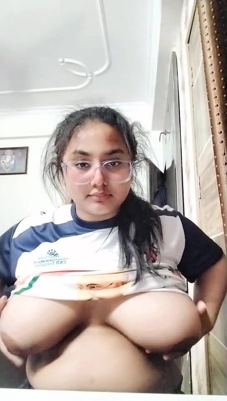 chubby girl big boobs play in topless video making