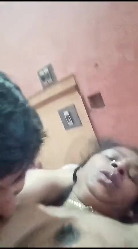 lonely bhabhi boob sucking and viral pussy licking