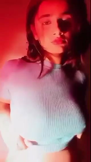 red hot and sexy girlfriend big boobs viral show