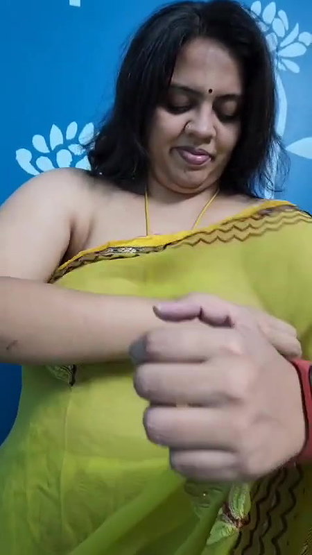 saree slip boob show of sex affair viral Desi bhabhi