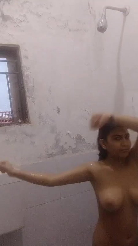 naked shower bath by big boobs Desi viral girl