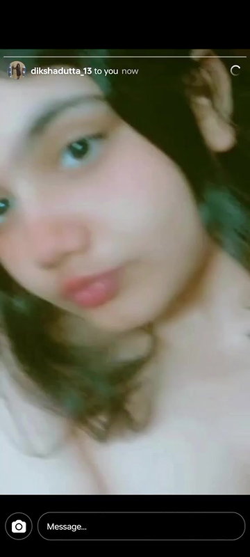 pink lips Indian girlfriend big boobs showing