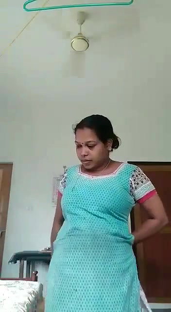 busty auny stripping and showing big boobs