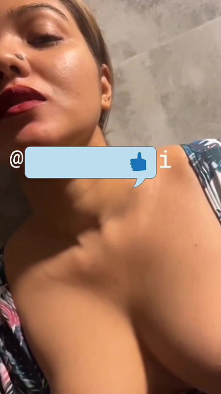 topless girl Indian blowjob and viral boob show
