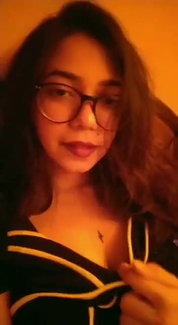 red hot Desi girl naked big boobs and pussy play