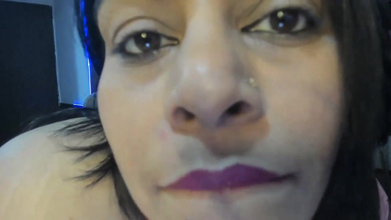 nude busty aunty Taravishu shows big boobs