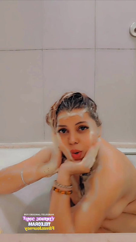 Indian live app girl nude bath with nipple slip