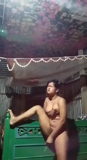 tall village girl nude masturbation viral dildoing