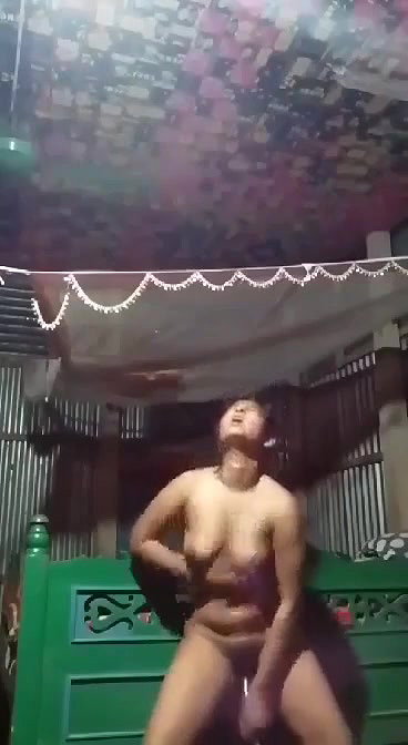 tall village girl nude masturbation viral dildoing