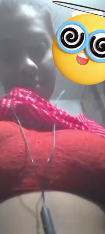girlfriend lifting bra and boobs show viral MMS