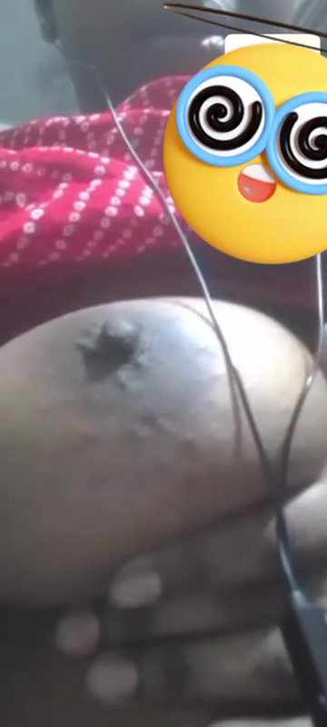 girlfriend lifting bra and boobs show viral MMS