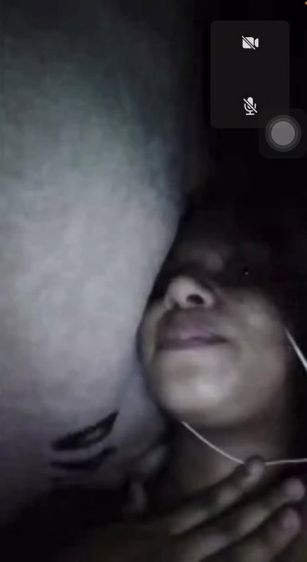 video call boob show of cute GF viral dark mode