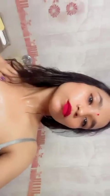 red lips sexy girl boob show viral selfie video