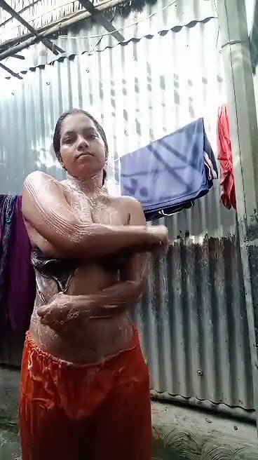 perfect body Bengali village girl nude bath