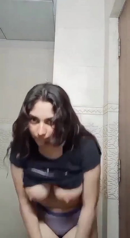 chubby girl revealing big boobs and viral fat pussy