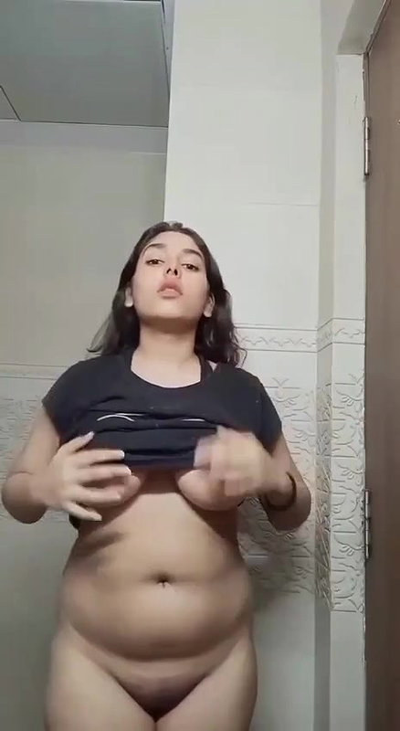 chubby girl revealing big boobs and viral fat pussy