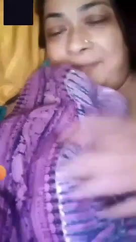 mature MILF boobs show to secret lover viral MMS