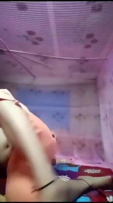 Bangladeshi horny bhabhi showing big boobs