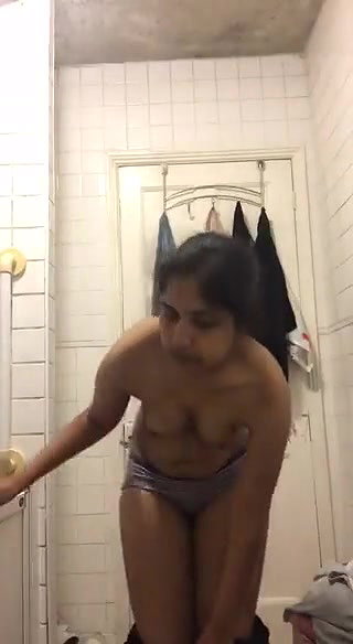 mallu hot GF stripping before viral bathing