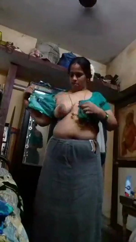Aunty Changing Clothes