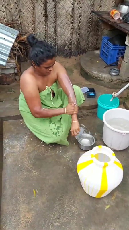 village bhabhi outdoor nude bath before Devar