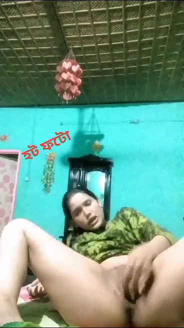 horny girl spreading ass nude pics and videos