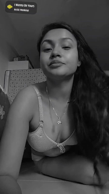hot Bengali sex GF striptease viral nipple slip