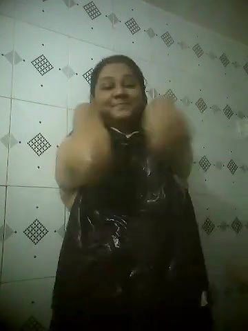 bubbly bhabhi nude bath recorded for lover