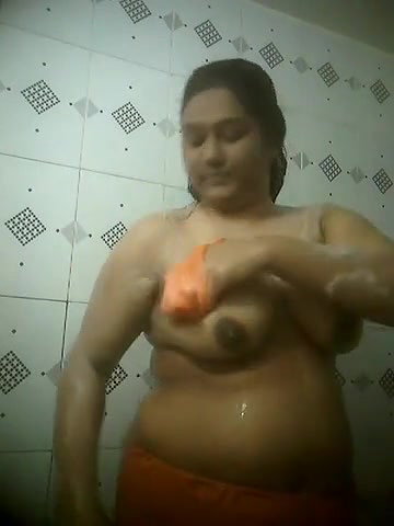 bubbly bhabhi nude bath recorded for lover